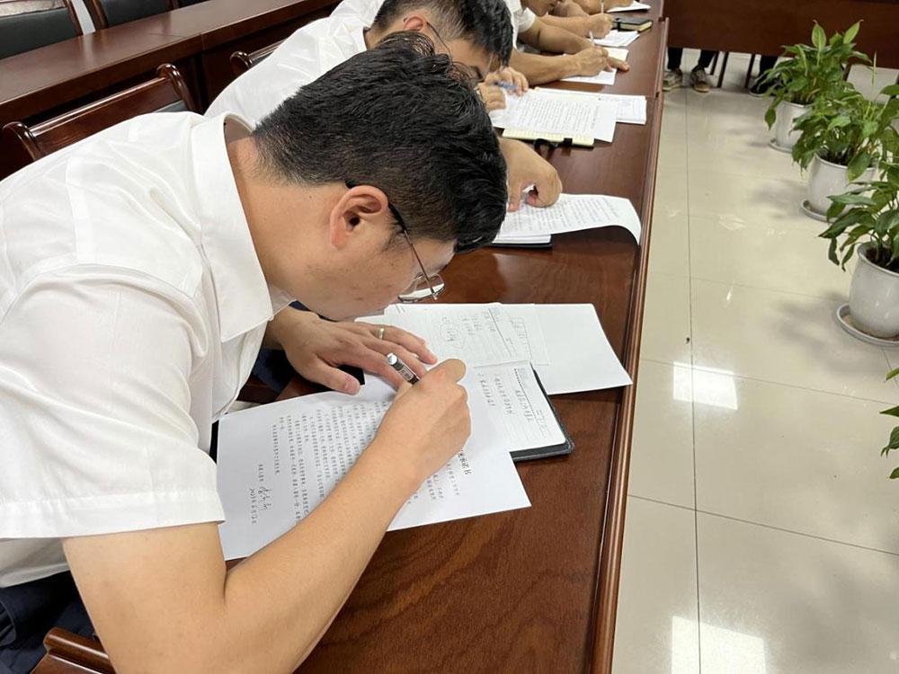 城建投公司召開全體員工大會暨安全生產(chǎn)、保密工作會議?