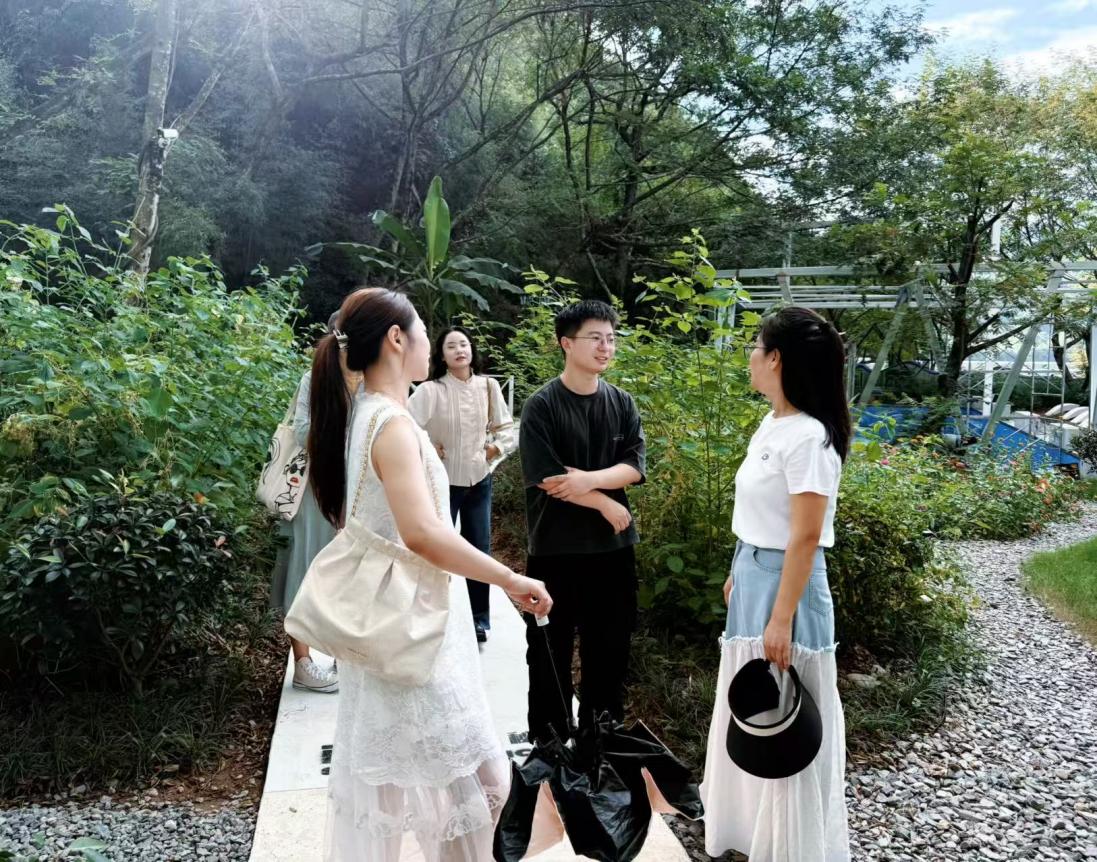 實地研學促提升 謀劃發展啟新程—昱城文旅公司黨支部開展“循‘雙村’賦能跡，謀文旅發展篇”主題黨日活動